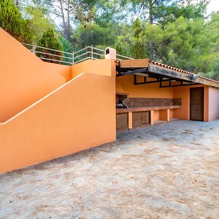 Villa Hillcrest Panorama By Ezoria Villas Moniatis Exterior photo