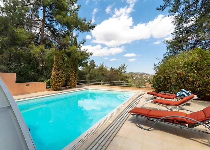 Villa Hillcrest Panorama By Ezoria Villas