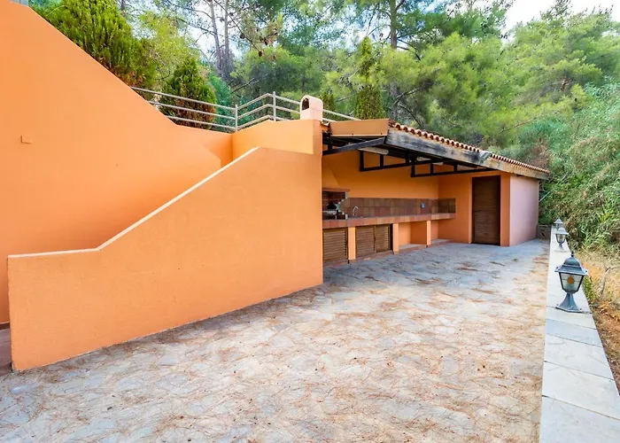 Villa Hillcrest Panorama By Ezoria Villas