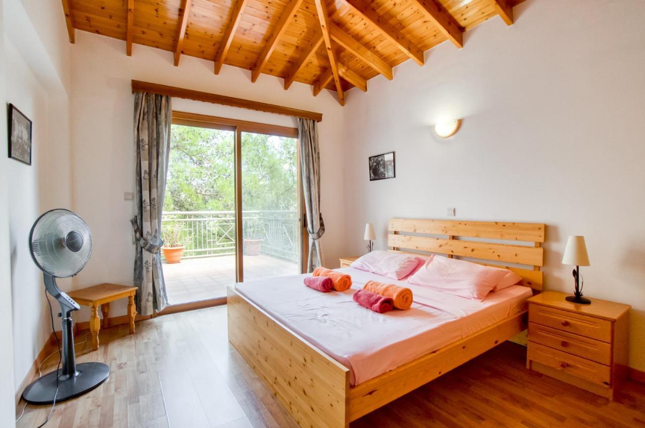 Villa Hillcrest Panorama By Ezoria *